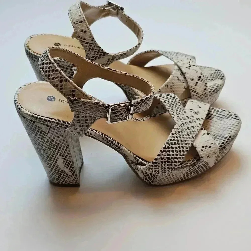 metropolitan‎ view heels